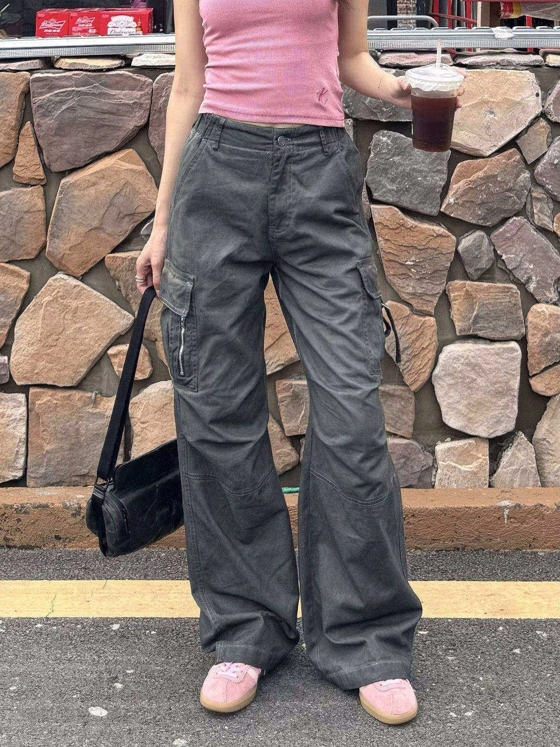 XFX American Retro Loose Multi-Pocket Work Pants Women Elastic Waist Design Sensation Sport Wide Leg Long Trousers
XFX American Retro Loose Multi-Pocket Work Pants Women Elastic Waist Design Sensation Sport Wide Leg Long Trousers