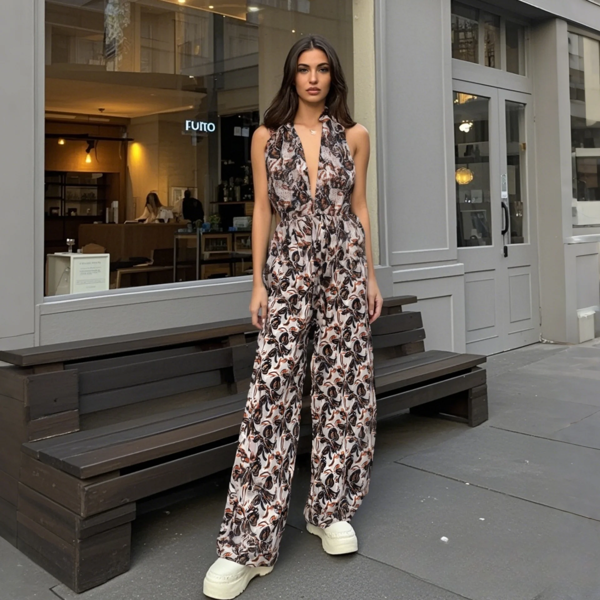 2025 Summer New Arrivals Women's Casual Fashion Halter Collar Backless Top With Printed Loose High Waist Wide Leg Casual Pants
2025 Summer New Arrivals Women's Casual Fashion Halter Collar Backless Top With Printed Loose High Waist Wide Leg Casual Pants