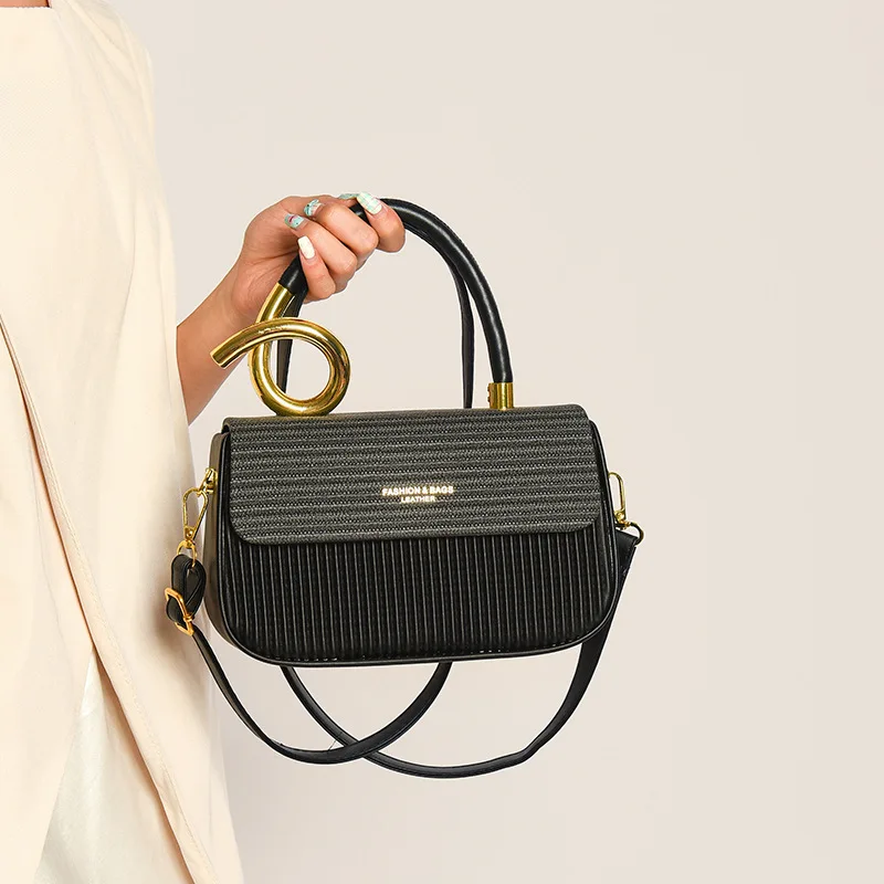 Contrast Color Shoulder Bag Designed By Famous Designers Women's Fashion Retro Messenger Bag Commuting To Work Versatile Bag
Contrast Color Shoulder Bag Designed By Famous Designers Women's Fashion Retro Messenger Bag Commuting To Work Versatile Bag