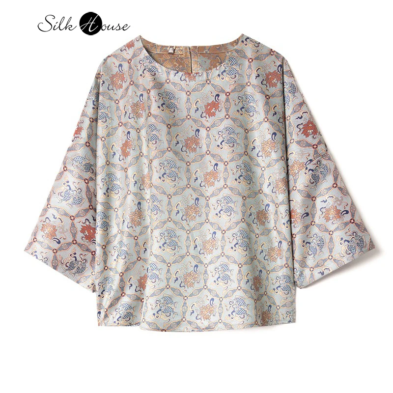 2025 Women's Autumn New Retro Lotus Koi Print 100% Natural Mulberry Silk Song Brocade Round Neck Three-quarter Sleeve T-shirt
2025 Women's Autumn New Retro Lotus Koi Print 100% Natural Mulberry Silk Song Brocade Round Neck Three-quarter Sleeve T-shirt