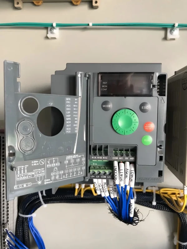 Schneider Frequency Converter ATV310HD22N4E
Schneider Frequency Converter ATV310HD22N4E