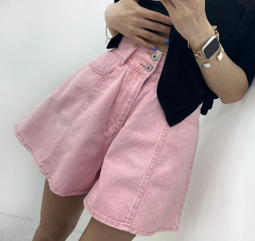 High Waist Two Button Denim Shorts Women's Vintage Washed Pocket Design Cool Versatile Wide Leg Hot Pants Summer Fashion
High Waist Two Button Denim Shorts Women's Vintage Washed Pocket Design Cool Versatile Wide Leg Hot Pants Summer Fashion