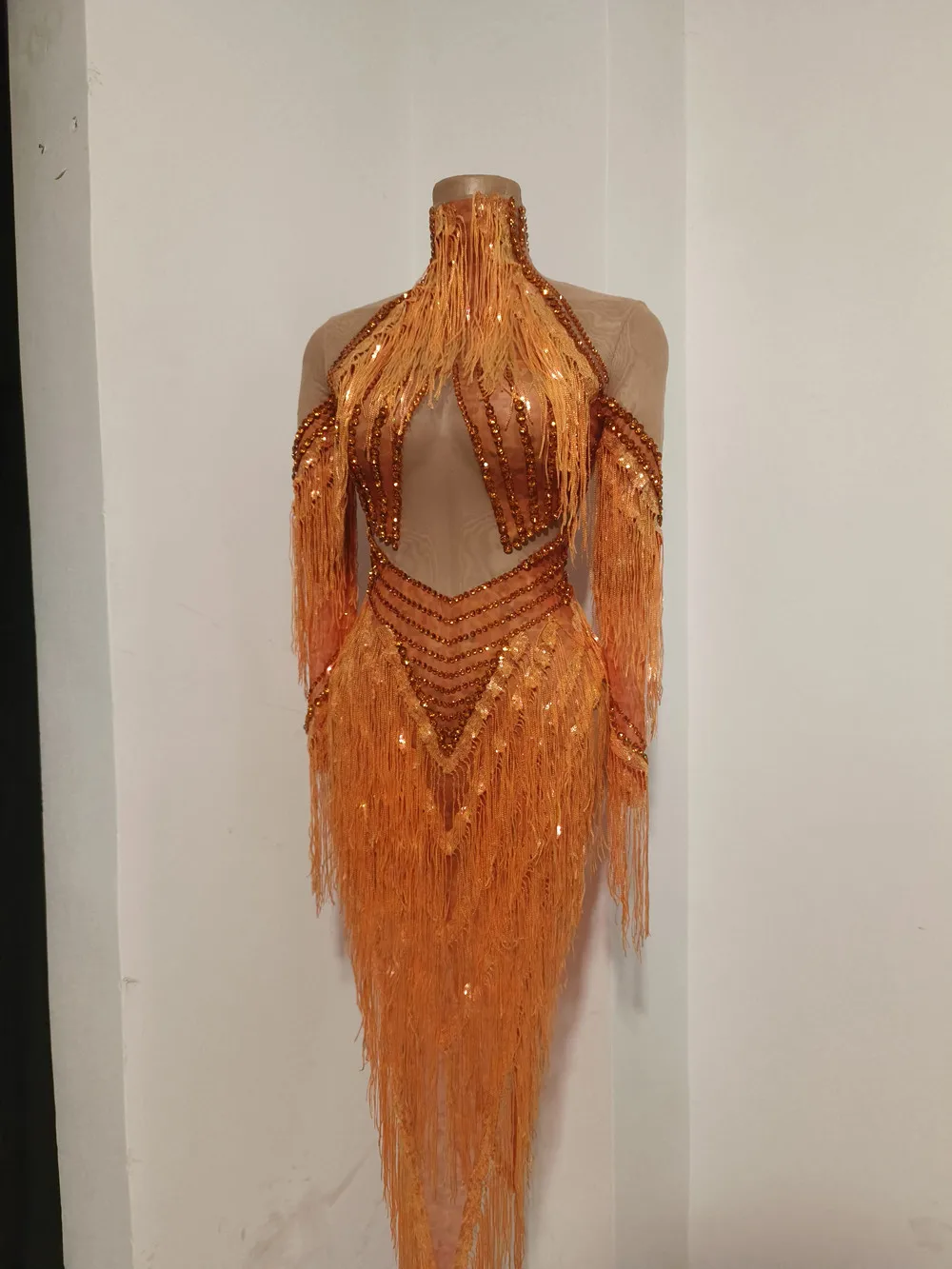 Sexy Tassel Rhinestone Night Club Long Dress Women Photoshoot Festival Clothing Cheerleaders Dancewear Stage Performance Outfit
Sexy Tassel Rhinestone Night Club Long Dress Women Photoshoot Festival Clothing Cheerleaders Dancewear Stage Performance Outfit