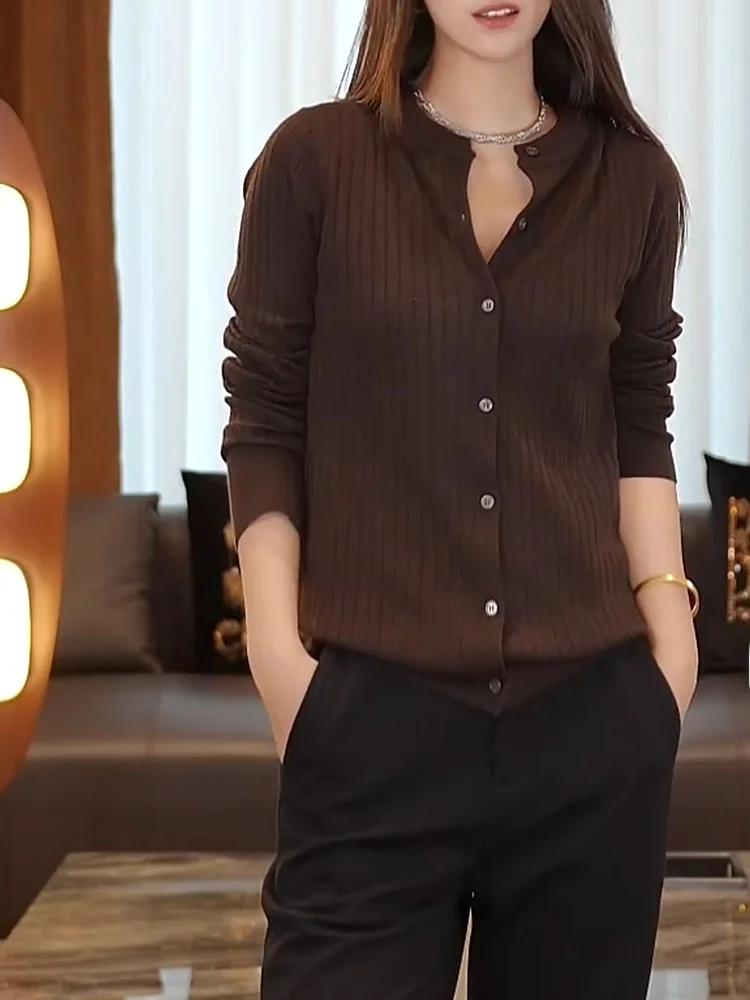 Женский корейский кардиган из трикотажа, осень 2025, коричневый, приталенный, универсальный, для похудения, с длинными рукавами, круглым вырезом
Женский корейский кардиган из трикотажа, осень 2025, коричневый, приталенный, универсальный, для похудения, с длинными рукавами, круглым вырезом