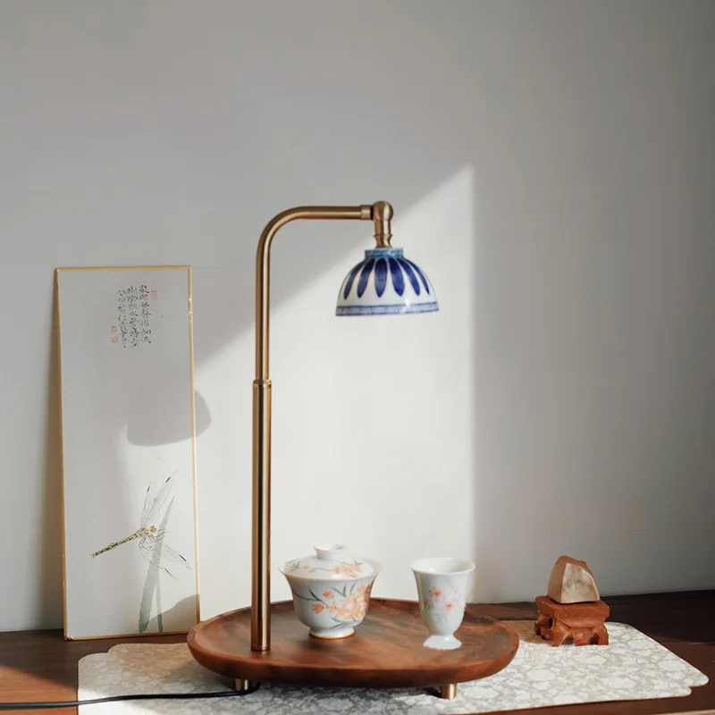 Ceramic table lamp Chinese style painted blue and white porcelain living room study warm bedroom bedside lamp
Ceramic table lamp Chinese style painted blue and white porcelain living room study warm bedroom bedside lamp