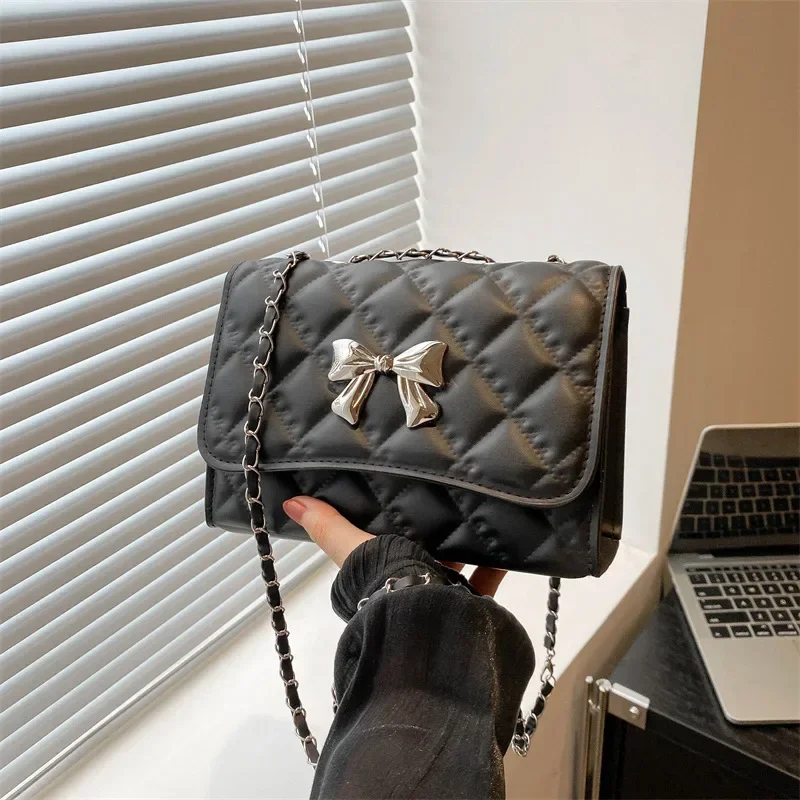 Chain bag, female texture bow small square handbag, casual personality shoulder messenger bag
Chain bag, female texture bow small square handbag, casual personality shoulder messenger bag