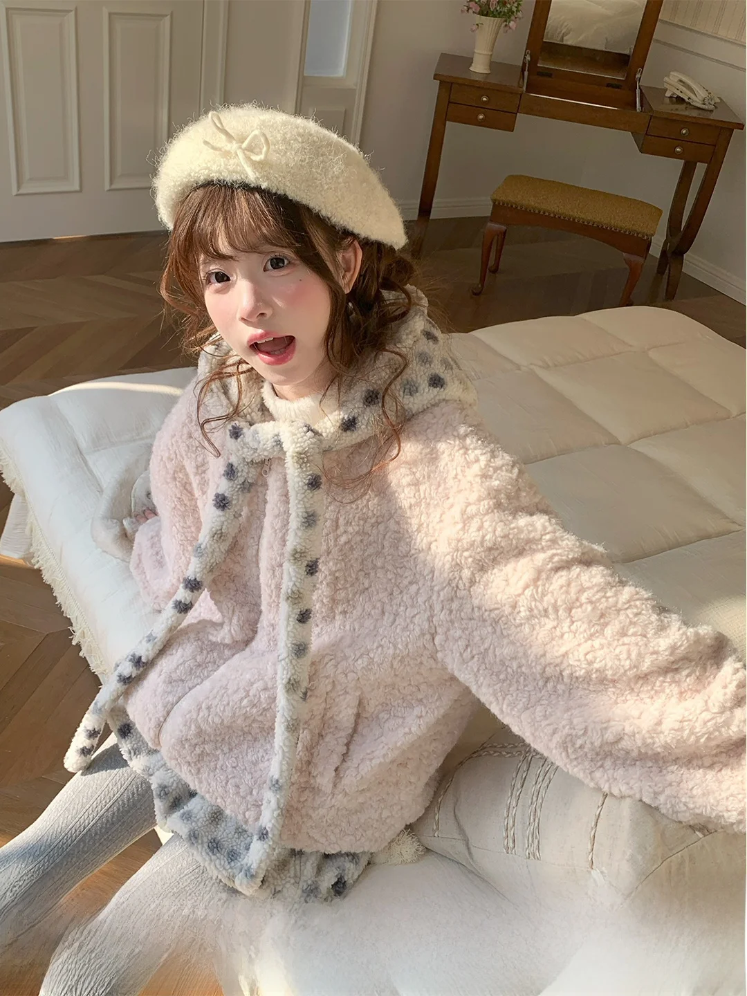 Sinsingirl Spring Plaid Polka Dot Hat Soft Plush Jacket And Shorts Set Women's Fashion Two-Piece Suit Pink Color Long Sleeve ...
Sinsingirl Spring Plaid Polka Dot Hat Soft Plush Jacket And Shorts Set Women's Fashion Two-Piece Suit Pink Color Long Sleeve ...