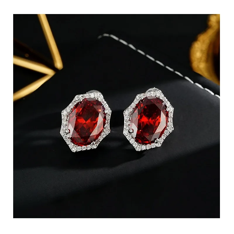 Retro Square Light Luxury Niche Red Zircon Literary Inlay Fashion High Sense Tassel Earrings Geometric Wind Hollow
Retro Square Light Luxury Niche Red Zircon Literary Inlay Fashion High Sense Tassel Earrings Geometric Wind Hollow