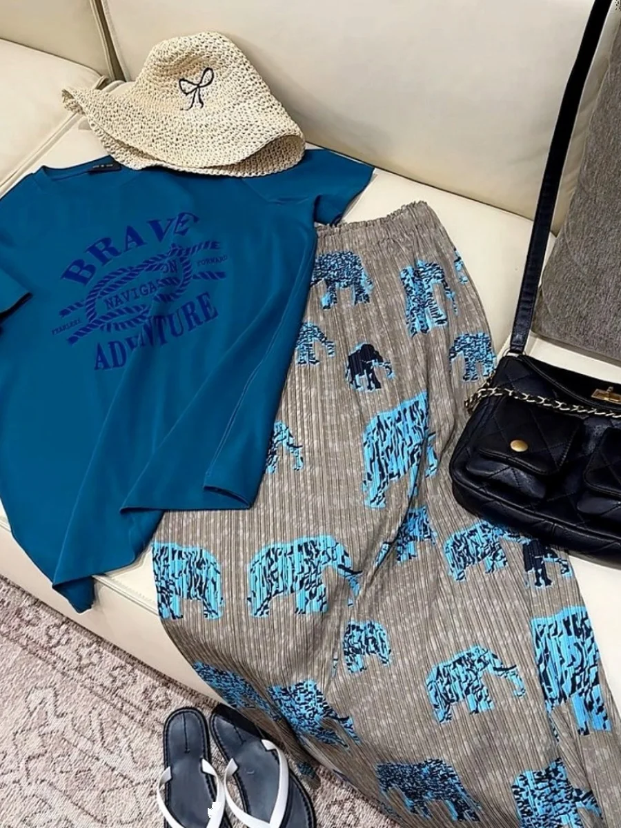Summer Fashion Loose Slimming Younger Looking Blue Short Sleeve Print Half Skirt Set Unique Style Outfit for Women
Summer Fashion Loose Slimming Younger Looking Blue Short Sleeve Print Half Skirt Set Unique Style Outfit for Women