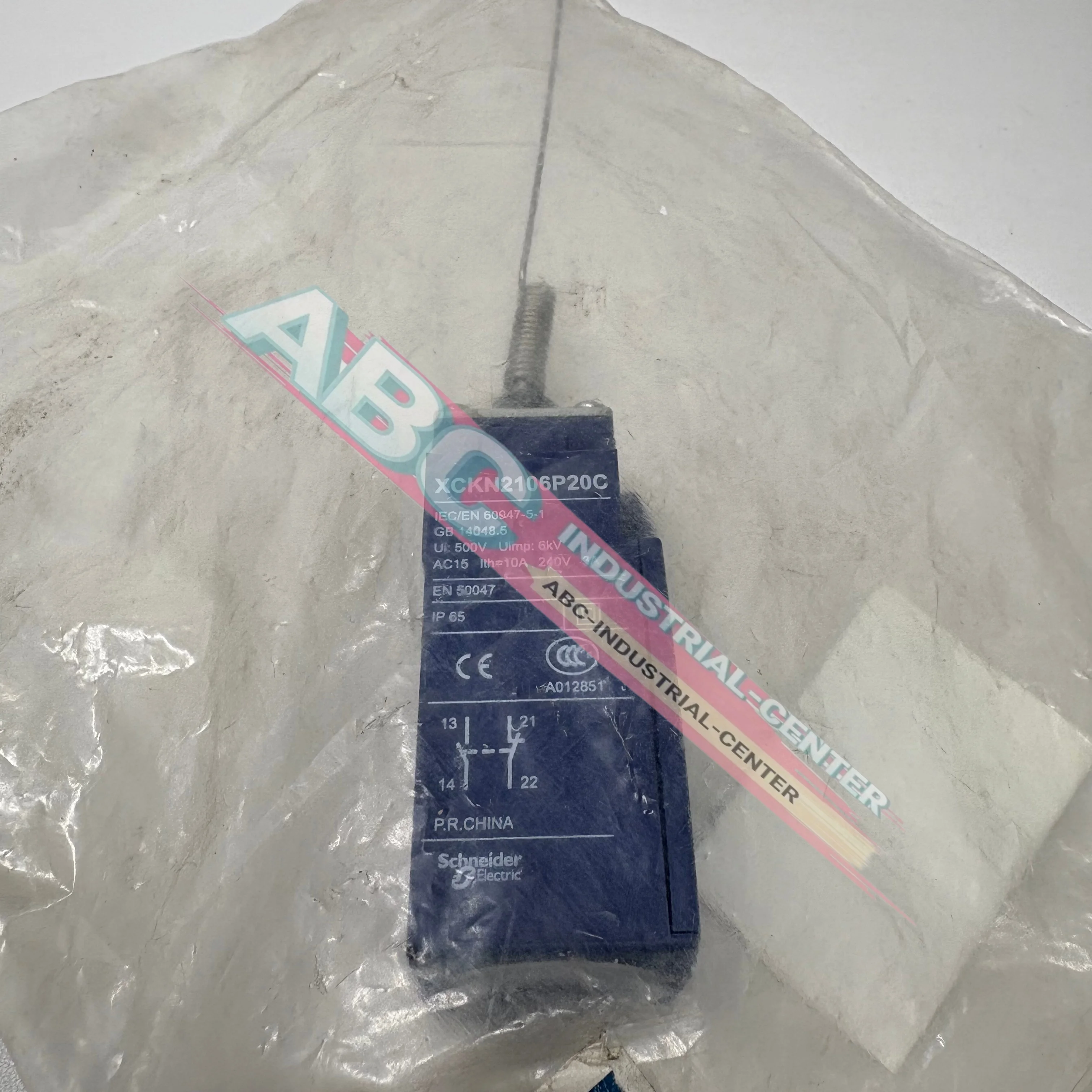 100%NEW XCKN2106P20C Limit Switch
100%NEW XCKN2106P20C Limit Switch