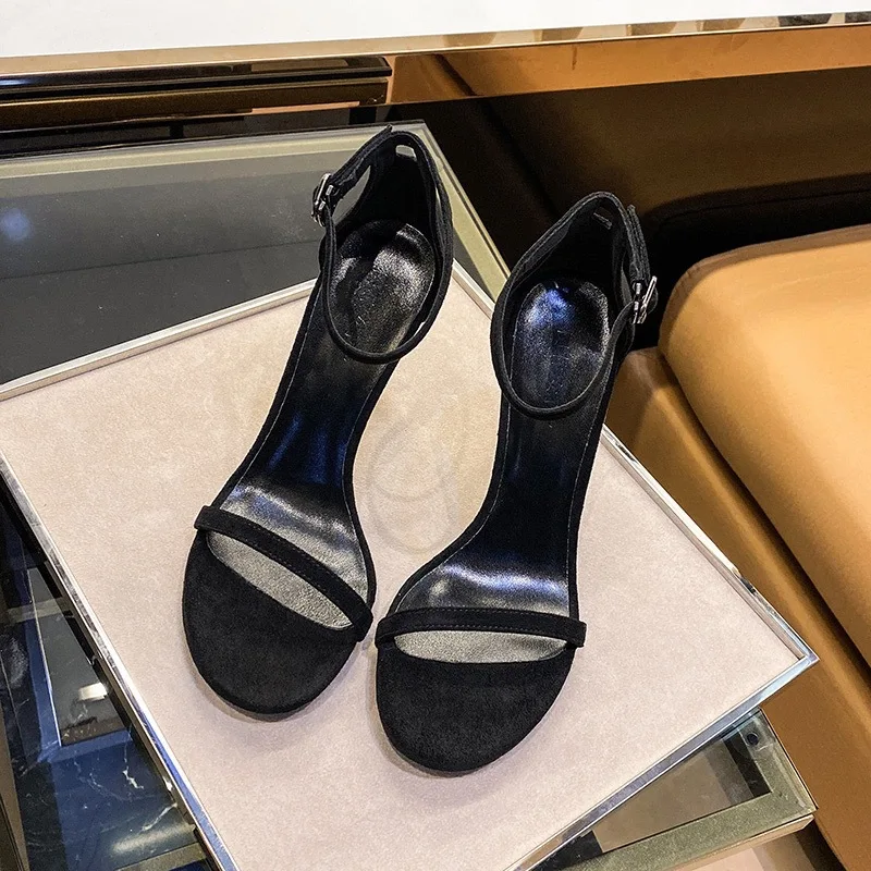High-heeled Shoes Women's Summer Footwear Stiletto Platform Buckle Sandals Elegant Party Dress Women Shoe Small Size 32
High-heeled Shoes Women's Summer Footwear Stiletto Platform Buckle Sandals Elegant Party Dress Women Shoe Small Size 32