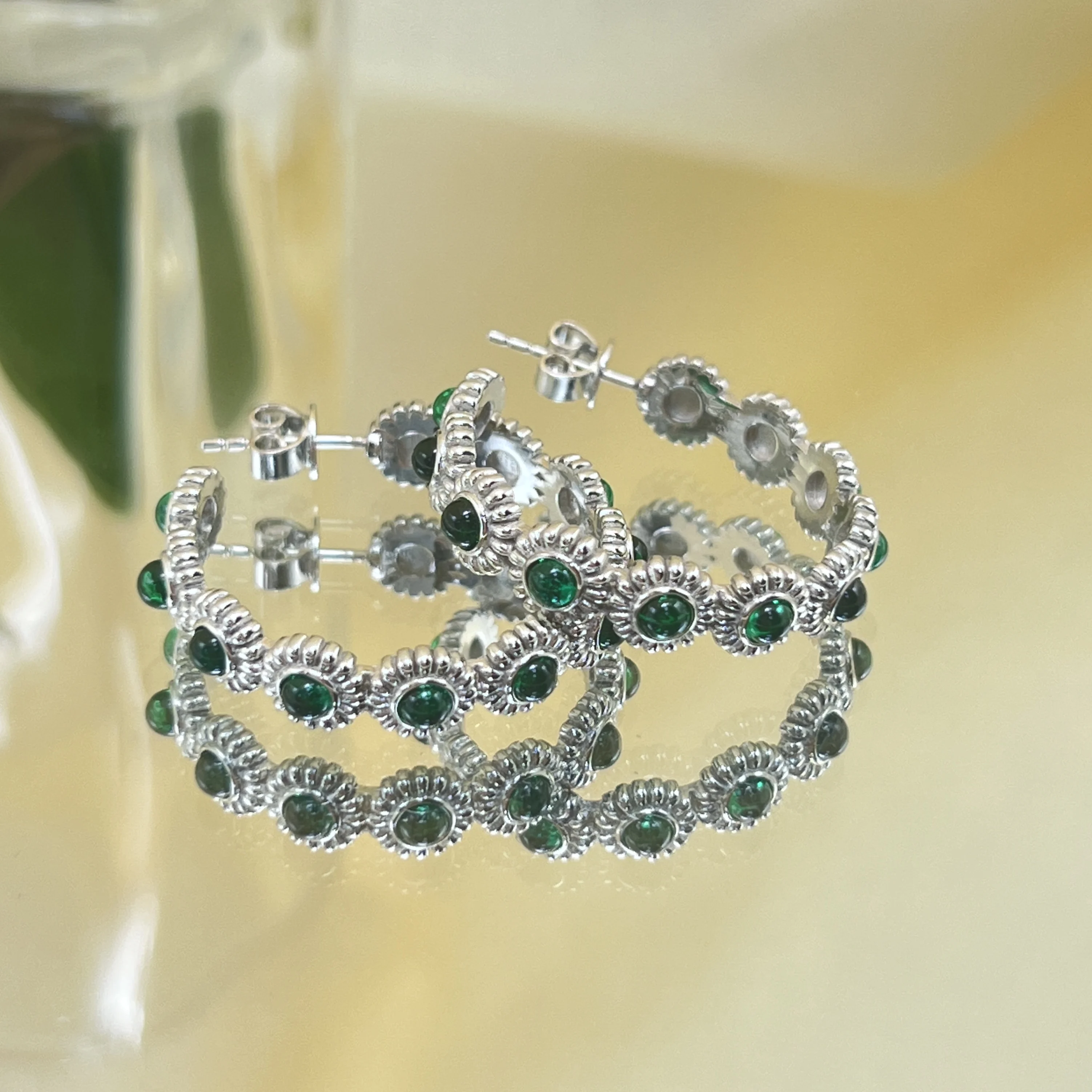 S925 Sterling Silver Earrings with Green Gemstone Vintage High-End Feathers Design Durable Jewelry Accessory
S925 Sterling Silver Earrings with Green Gemstone Vintage High-End Feathers Design Durable Jewelry Accessory