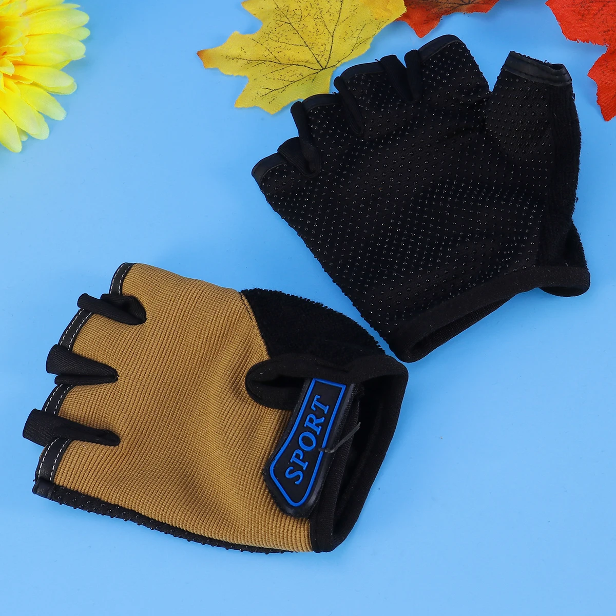 1 Pair Kids Sports Half Finger Sports Mountain Climbing Gloves Cycling Gloves for Children (Sand Color)
1 Pair Kids Sports Half Finger Sports Mountain Climbing Gloves Cycling Gloves for Children (Sand Color)