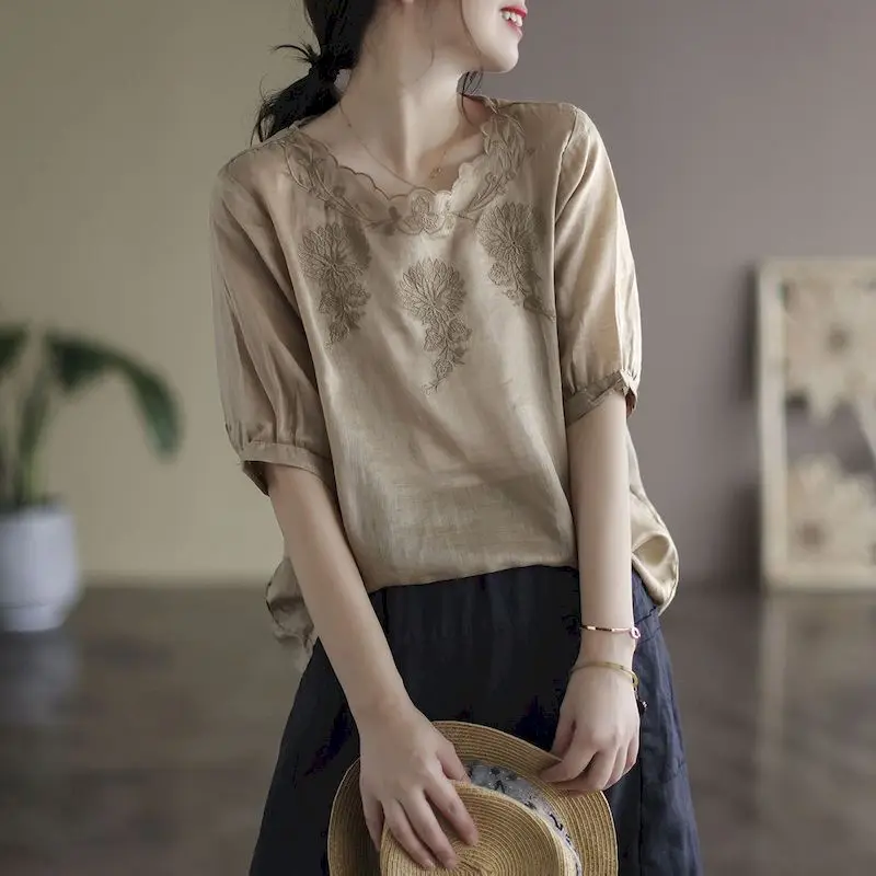 Cotton Linen T Shirts Women Fashion Embroidery Loose T-shirt Vintage Art Casual Short Sleeve Blouses Summer Trend Thin Tshirt
Cotton Linen T Shirts Women Fashion Embroidery Loose T-shirt Vintage Art Casual Short Sleeve Blouses Summer Trend Thin Tshirt