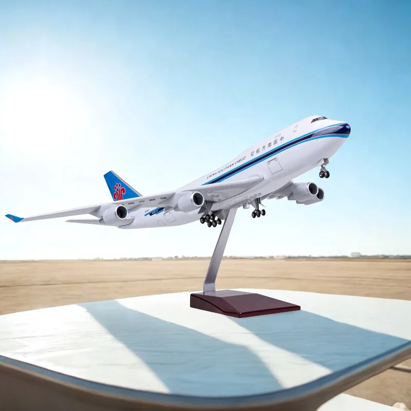 Scale 47CM Airplane Aesthetic B747Aircraft China Southern Airline Room Decor W Light and Wheel Diecast Plastic Resin Plane Mode
Scale 47CM Airplane Aesthetic B747Aircraft China Southern Airline Room Decor W Light and Wheel Diecast Plastic Resin Plane Mode