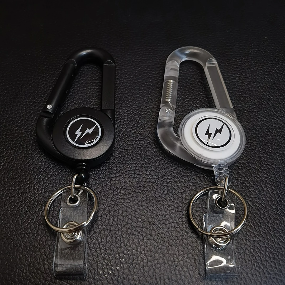 UE Fujiwara Hiroshi Lightning ALMINIUM CARABINER black telescopic car key keychain backpack buckle accessories
UE Fujiwara Hiroshi Lightning ALMINIUM CARABINER black telescopic car key keychain backpack buckle accessories