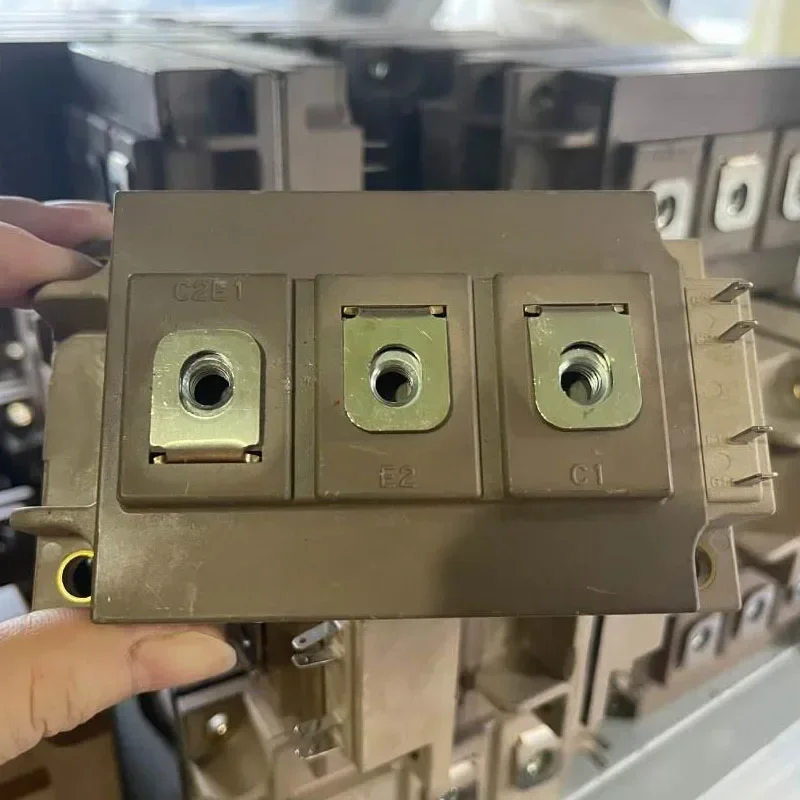 2MBI300VH-120-50 2MBI200SB-120 2MBI150S-120 2MBI200SB-120-50 2MBI150S-120-50 2MBI200HH-120-50 Power Module
2MBI300VH-120-50 2MBI200SB-120 2MBI150S-120 2MBI200SB-120-50 2MBI150S-120-50 2MBI200HH-120-50 Power Module