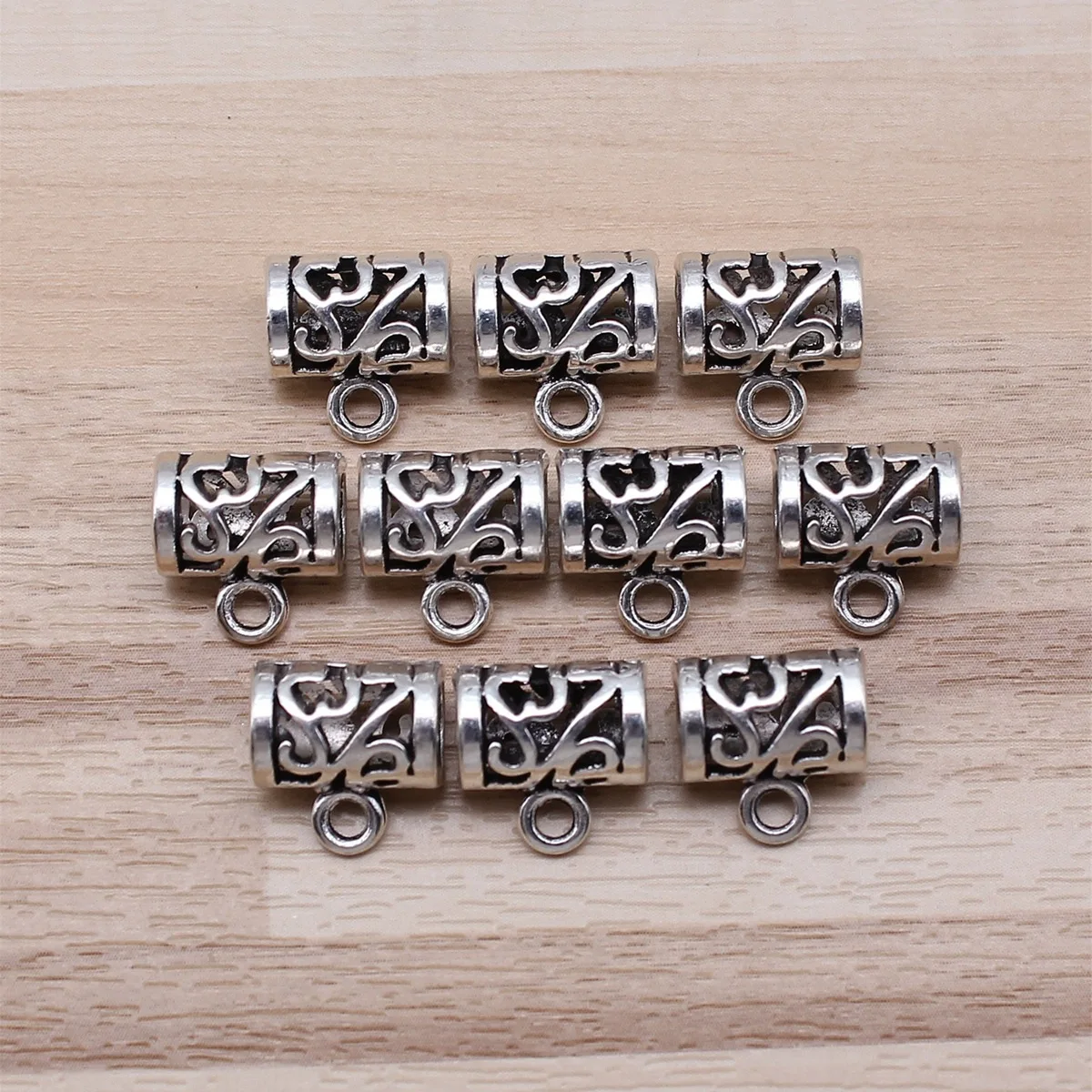 IFOCUS 10pcs/Lot Bail Beads For DIY Jewelry Making Zinc Alloy 12x12mm/0.47x0.47inch
IFOCUS 10pcs/Lot Bail Beads For DIY Jewelry Making Zinc Alloy 12x12mm/0.47x0.47inch
