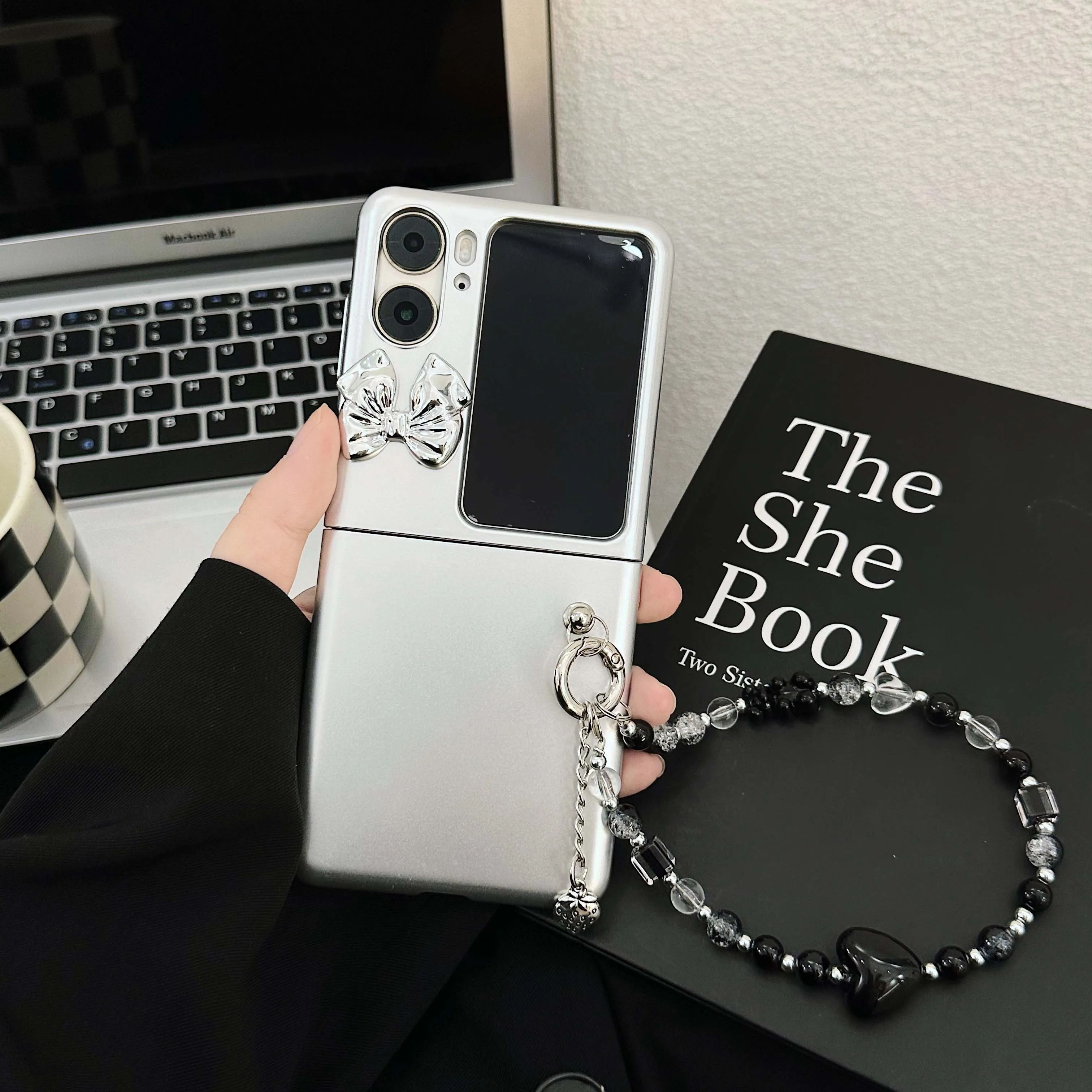 Silver plating bow cartoon bracelet matte shockproof clear capa for oppo find N2 Flip 5G N 2 N2Flip folding phone case conque
Silver plating bow cartoon bracelet matte shockproof clear capa for oppo find N2 Flip 5G N 2 N2Flip folding phone case conque