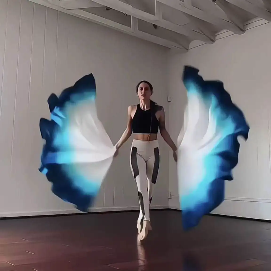 Градиентная шелковая вуаль для танца живота, шелковые крылья, флаги для похвалов, флаги для поклонения веры, шарф с палочками, реквизит для сцены
Градиентная шелковая вуаль для танца живота, шелковые крылья, флаги для похвалов, флаги для поклонения веры, шарф с палочками, реквизит для сцены