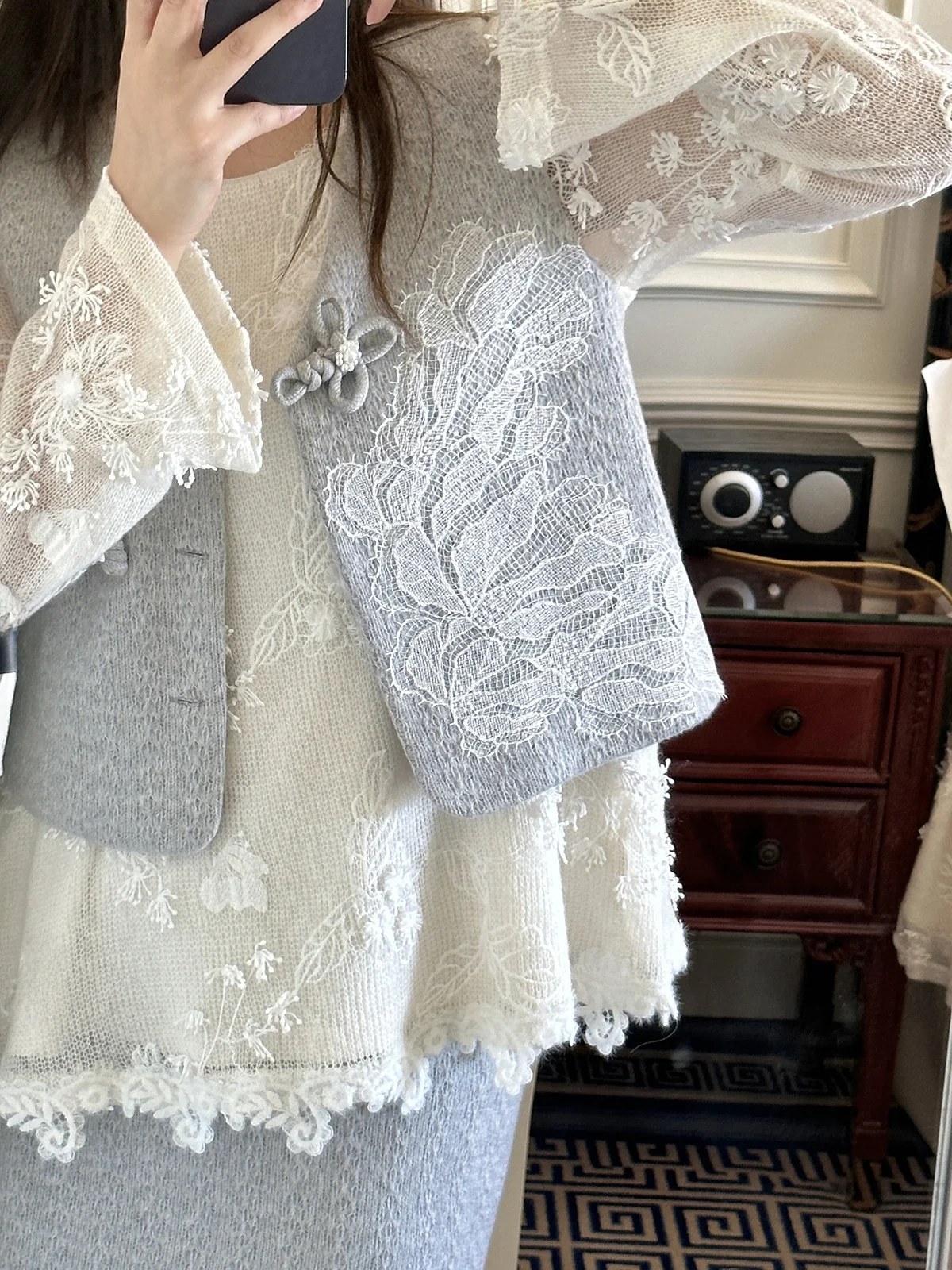 Grey Knitted Woolen Vest And Skirt Set Women's Fashion Two-Piece Suit Autumn Winter Season Versatile Half Skirt Matching Set
Grey Knitted Woolen Vest And Skirt Set Women's Fashion Two-Piece Suit Autumn Winter Season Versatile Half Skirt Matching Set