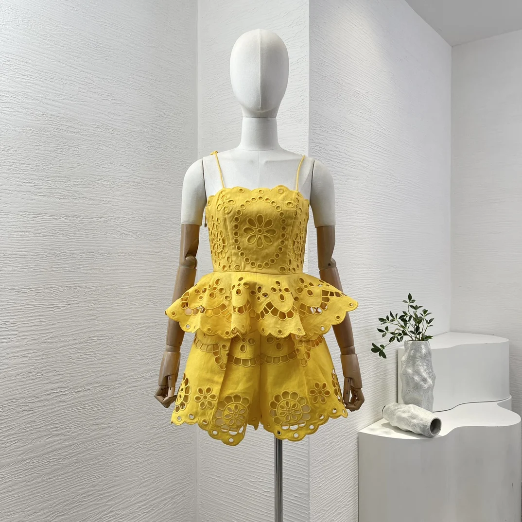 Linen Summer Yellow Women New High Quality Sleeveless Embroidery Hollow Out Shell Camisole Tops and Belted Shorts Set
Linen Summer Yellow Women New High Quality Sleeveless Embroidery Hollow Out Shell Camisole Tops and Belted Shorts Set