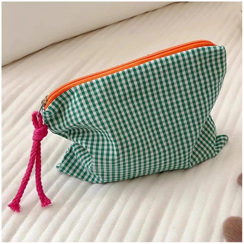 New Women Plaid Makeup Bag Large Capacity Cotton Zipper Pouch Purse Travel Clutch Makeup Bag Cosmetic Zipper Necessarie Feminina
New Women Plaid Makeup Bag Large Capacity Cotton Zipper Pouch Purse Travel Clutch Makeup Bag Cosmetic Zipper Necessarie Feminina