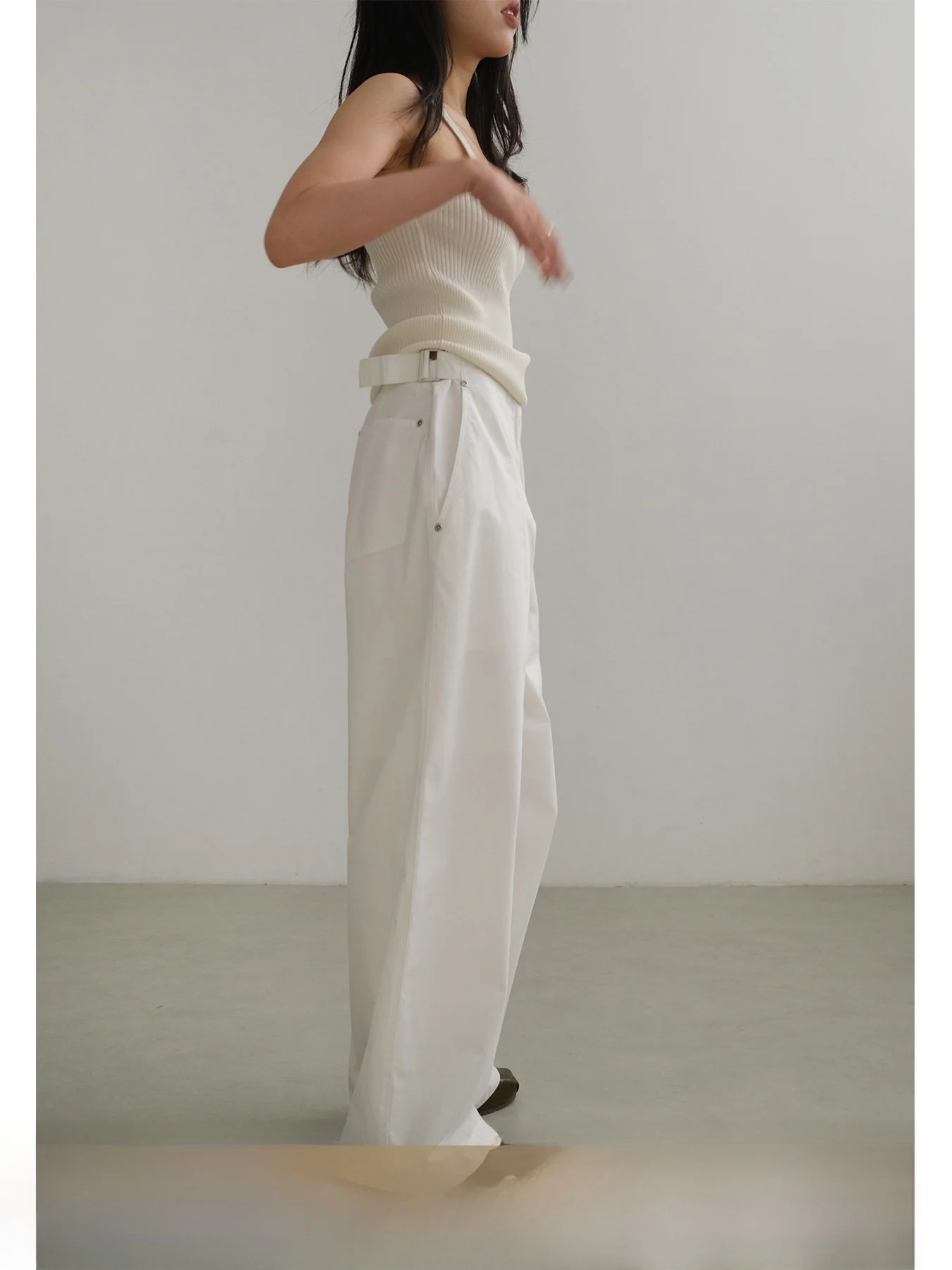 Adjustable Waist Comfortable White Casual Wide Leg Pants Women's Loose Fit Straight Leg Daily Wear Workwear Style Trousers
Adjustable Waist Comfortable White Casual Wide Leg Pants Women's Loose Fit Straight Leg Daily Wear Workwear Style Trousers