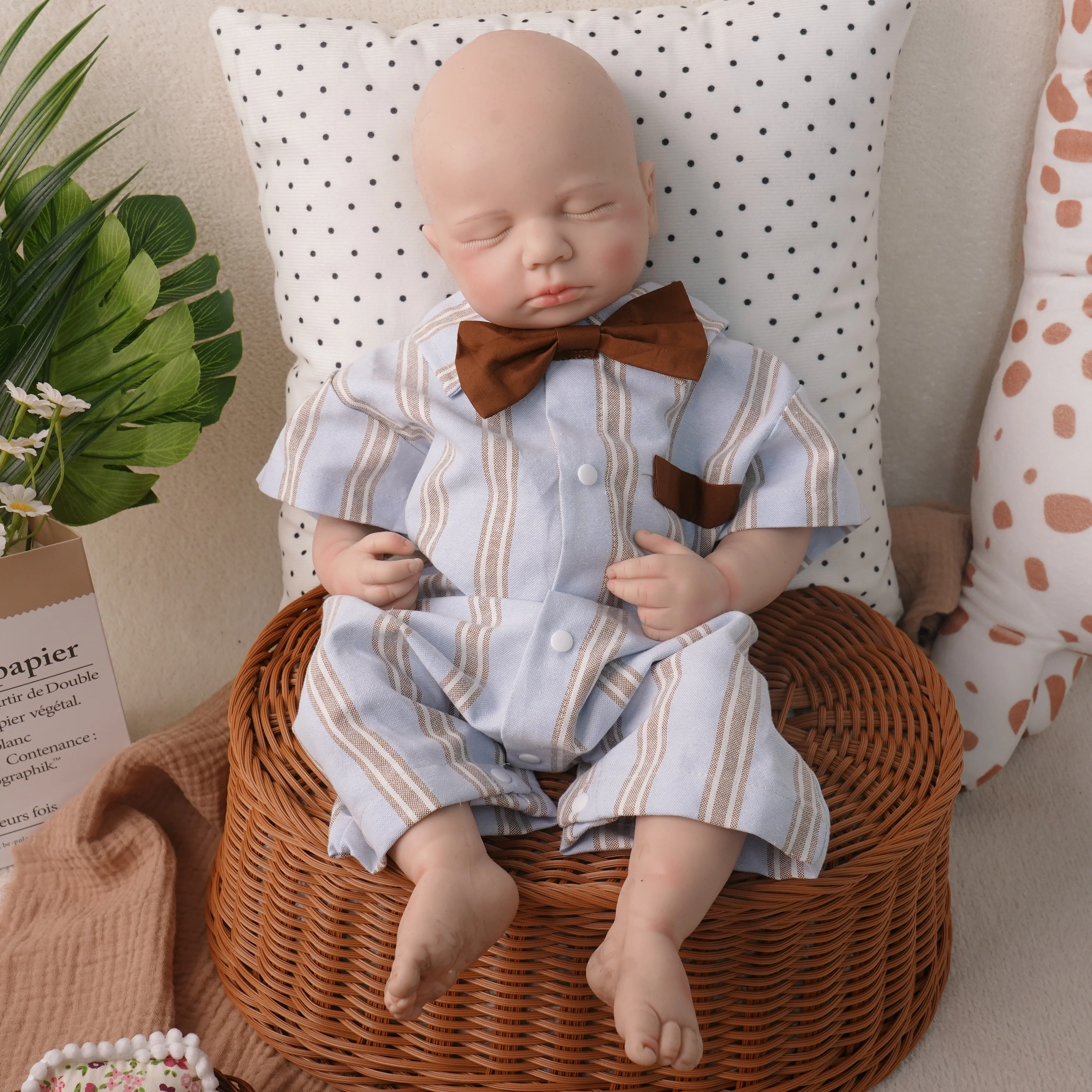 49cm, 3.05kg all silicone material with no chemicals, soft touch, cute baby boy gir ncarnation doll【 Super Simulated Newborn 】
49cm, 3.05kg all silicone material with no chemicals, soft touch, cute baby boy gir ncarnation doll【 Super Simulated Newborn 】