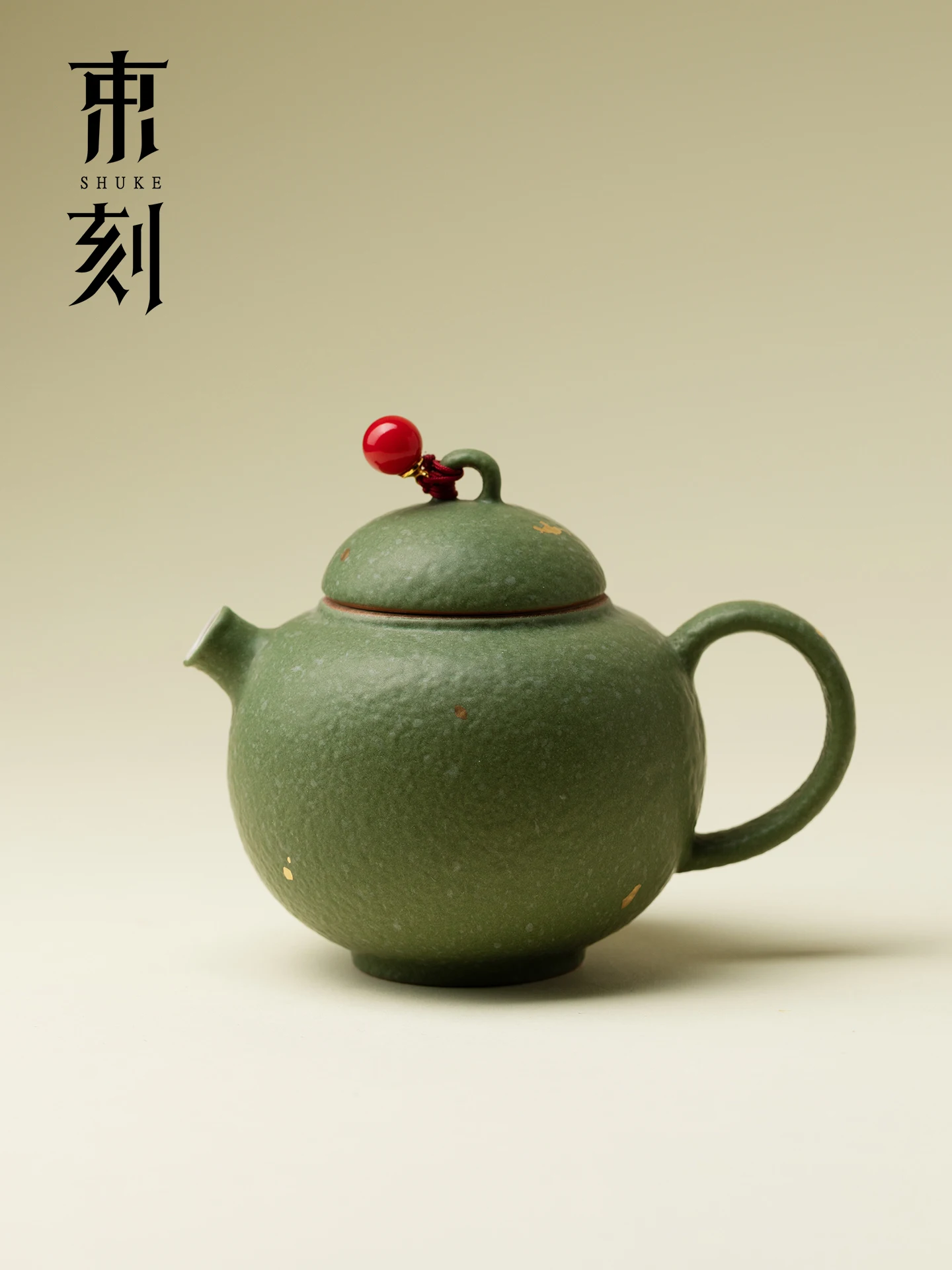 Traditional Chinese Style Green Ceramic Tea Pot Single Cup Gongfu Tea Set Ladies Tea Pot Handmade Dehua Porcelain Tea Brewing
Traditional Chinese Style Green Ceramic Tea Pot Single Cup Gongfu Tea Set Ladies Tea Pot Handmade Dehua Porcelain Tea Brewing