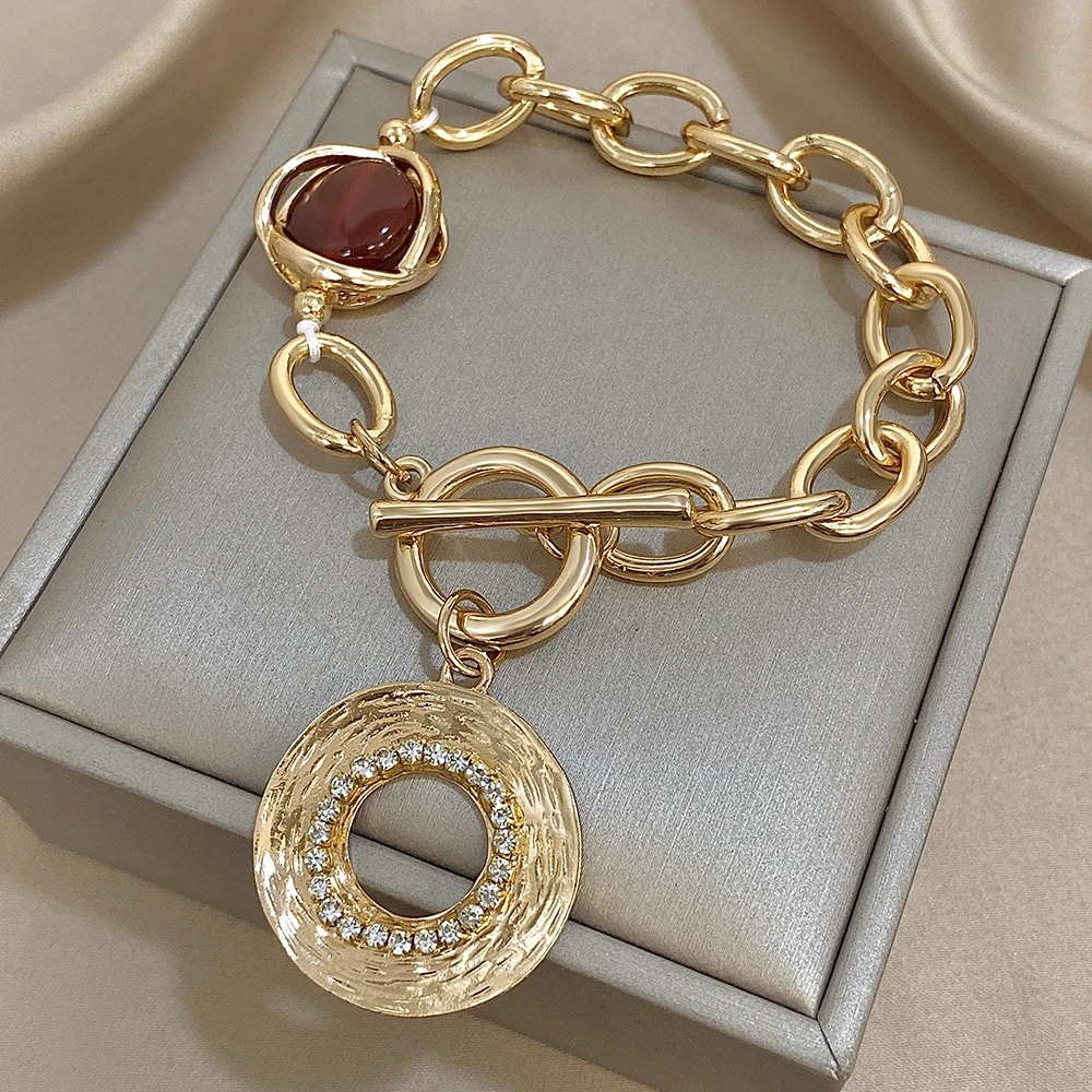 Freetry Vintage Hollow Out Large Round Pendant Bracelet for Women Exaggerated Gold Color Thick Chain Bracelet Female Jewelry 
Freetry Vintage Hollow Out Large Round Pendant Bracelet for Women Exaggerated Gold Color Thick Chain Bracelet Female Jewelry