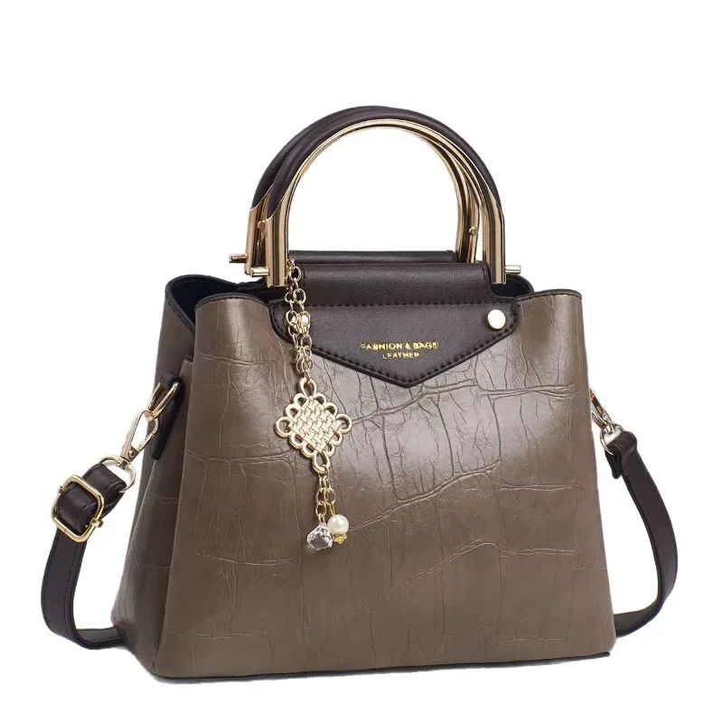 2025 Women's Fashionable Large Capacity Tote Bag - High-Quality Shoulder Purse for All-Season Commuting & Spacious Daily Use
2025 Women's Fashionable Large Capacity Tote Bag - High-Quality Shoulder Purse for All-Season Commuting & Spacious Daily Use
