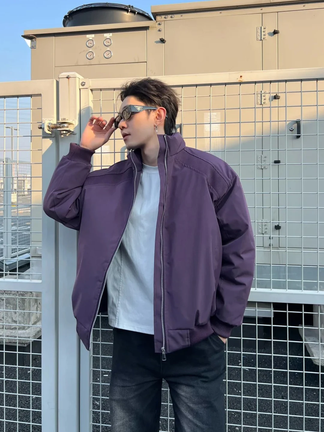 Утепленная фиолетовая куртка-бомбер в стиле пэчворк из хлопка для мужчин, зимняя спортивная одежда в американском бейсбольном стиле, с воротником-стойкой
Утепленная фиолетовая куртка-бомбер в стиле пэчворк из хлопка для мужчин, зимняя спортивная одежда в американском бейсбольном стиле, с воротником-стойкой