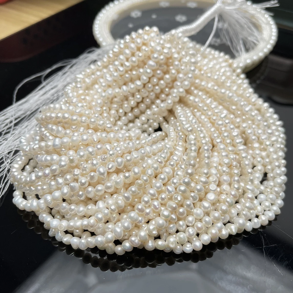 Natural Freshwater Pearl White Oval-shaped 4-5mm Sparkly for Jewelry Making DIY Necklace Earrings Bracelet Accessory Women Gift
Natural Freshwater Pearl White Oval-shaped 4-5mm Sparkly for Jewelry Making DIY Necklace Earrings Bracelet Accessory Women Gift