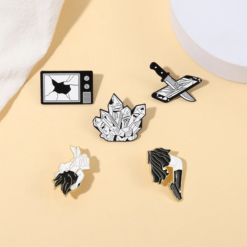 Halloween Black Broken TV Enamel Brooch Cartoon Stump Metal Lapel Badge Custom Festive Hats Backpack Alloy Accessories Jewelry
Halloween Black Broken TV Enamel Brooch Cartoon Stump Metal Lapel Badge Custom Festive Hats Backpack Alloy Accessories Jewelry