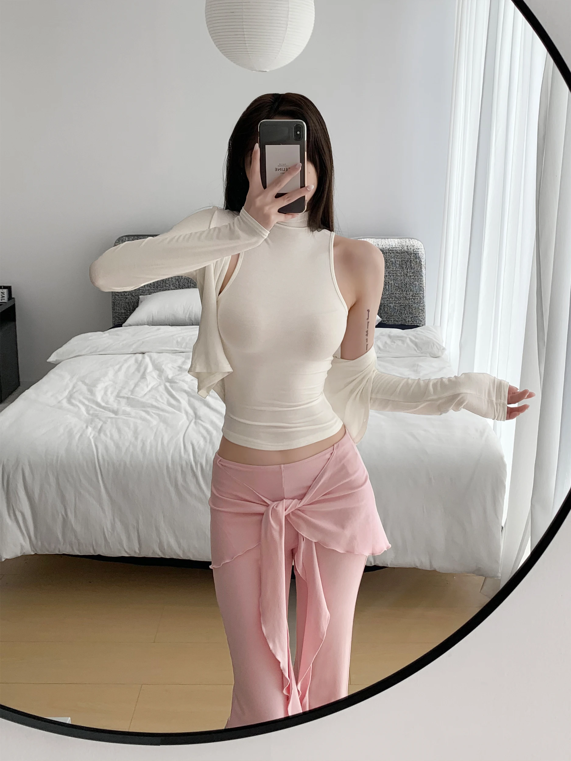 Zhang Zi Cozyfit High Collar Vest Slim Fit Lightweight Spring Summer Set Women's Long Sleeve Top Bottoms Casual Sportswear
Zhang Zi Cozyfit High Collar Vest Slim Fit Lightweight Spring Summer Set Women's Long Sleeve Top Bottoms Casual Sportswear