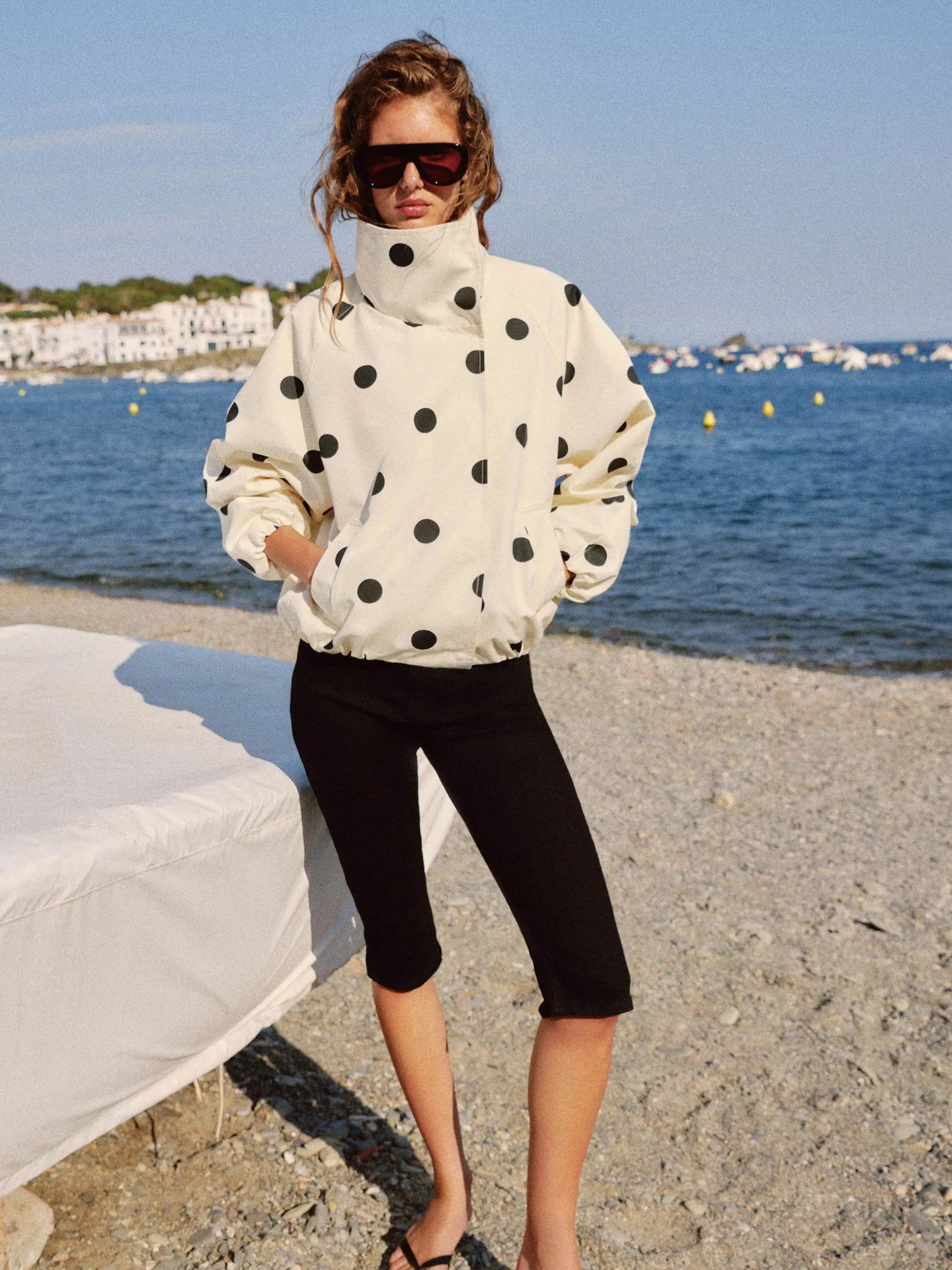 New Autumn Women's Long Sleeve Stand Collar Polka Dot Pilot Jacket Outerwear Casual Style Standard Fit Fashion Ladies Coats
New Autumn Women's Long Sleeve Stand Collar Polka Dot Pilot Jacket Outerwear Casual Style Standard Fit Fashion Ladies Coats
