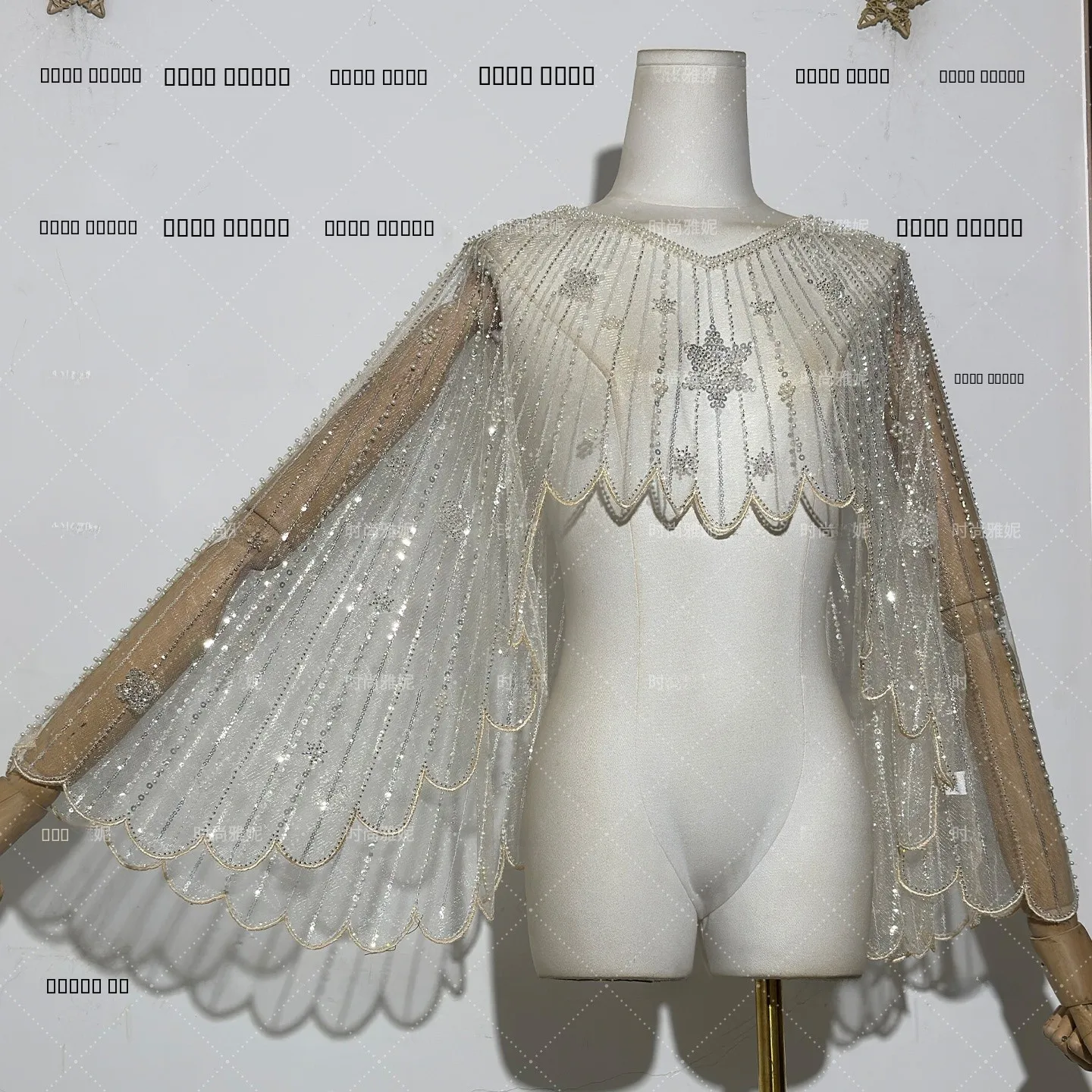 Faionable Diamond Flower Beaded oulder шило Cover up Женский топ Верхняя одежда Свободный крой Европейский Sle Лето Новое поступление
Faionable Diamond Flower Beaded oulder шило Cover up Женский топ Верхняя одежда Свободный крой Европейский Sle Лето Новое поступление