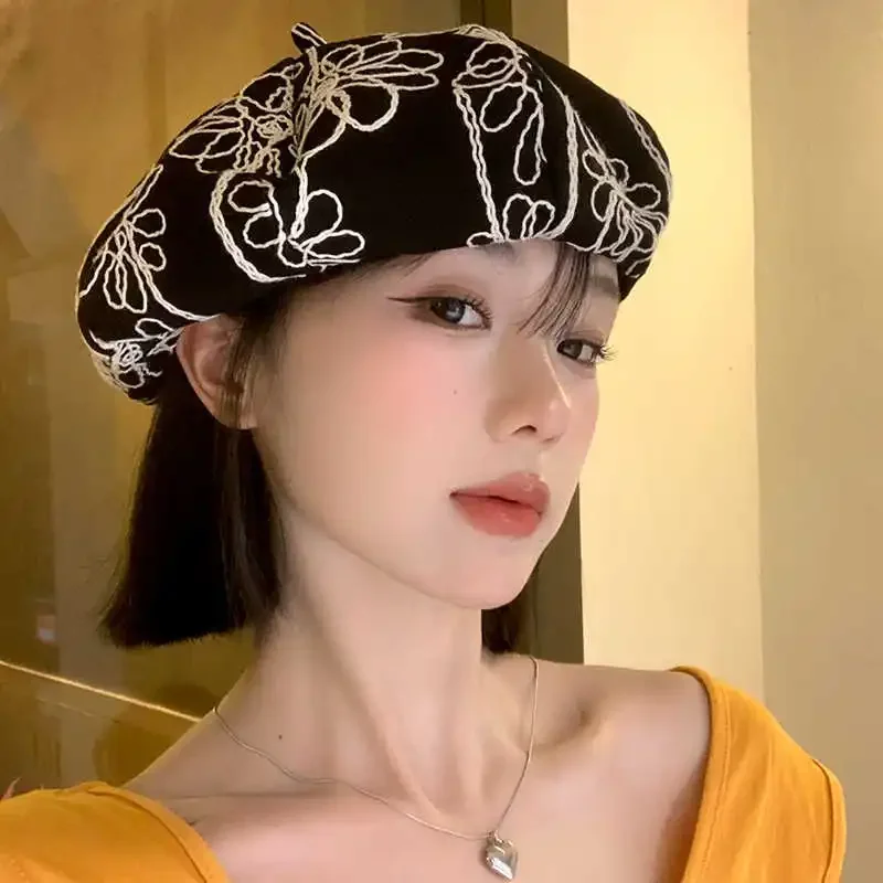 Ins Retro Floral Hat, Embroidered Octagonal Beret Female, Summer Thin Section Big Head Scarf Painter Hat
Ins Retro Floral Hat, Embroidered Octagonal Beret Female, Summer Thin Section Big Head Scarf Painter Hat
