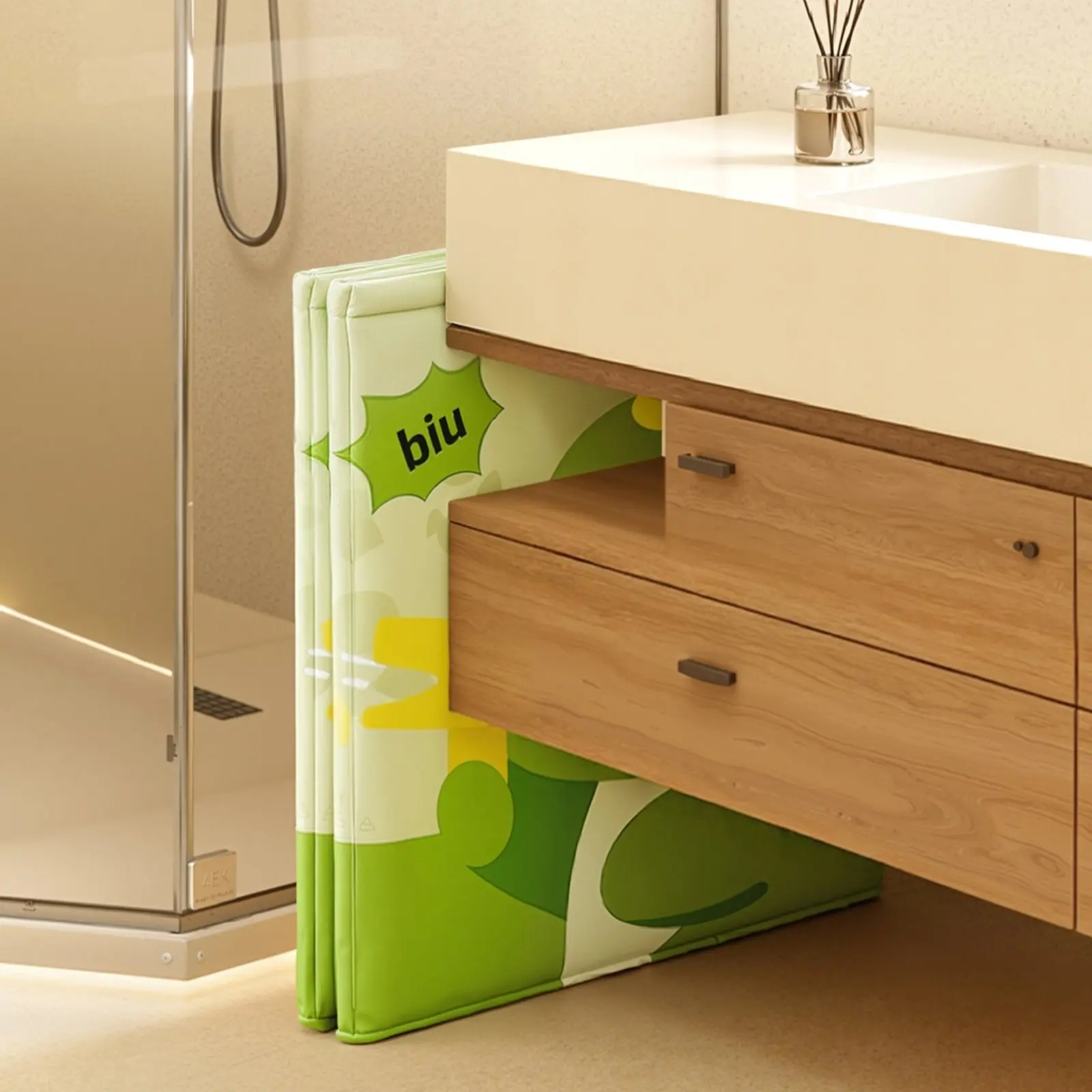 Foldable Bath Tub Large Capacity Foldable Children's Bathtub Portable Bath Basin No Installation Required Home Bathing Apparatus
Foldable Bath Tub Large Capacity Foldable Children's Bathtub Portable Bath Basin No Installation Required Home Bathing Apparatus