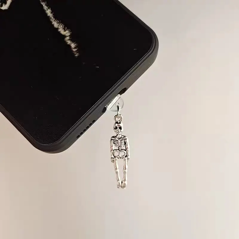 Halloween Skull Skeleton Dust Plug Charm Pendant Charging Port Decoration Suitable for IPhone/Type-C Mobile Phone Accessories
Halloween Skull Skeleton Dust Plug Charm Pendant Charging Port Decoration Suitable for IPhone/Type-C Mobile Phone Accessories