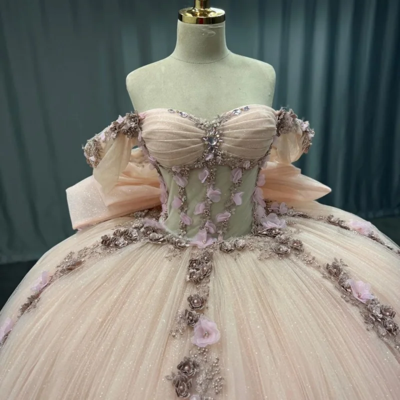 Light Champagne Quinceanera Dress off-shoulder Lace layering 3D flower decal Long tail vestidos de 15 Quinceanera Customize
Light Champagne Quinceanera Dress off-shoulder Lace layering 3D flower decal Long tail vestidos de 15 Quinceanera Customize