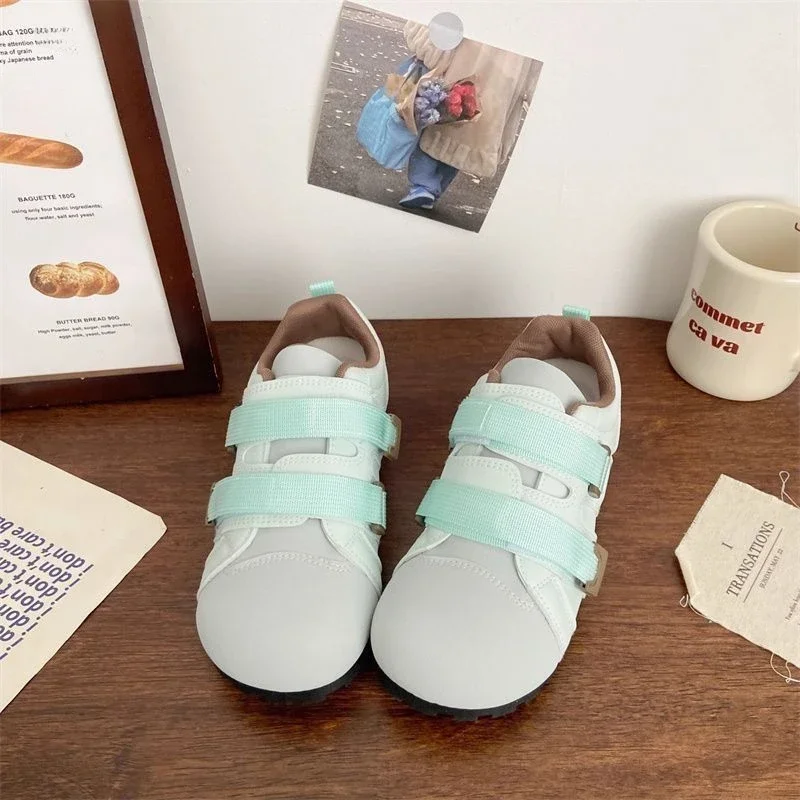 Stylish Flat Women's Sports Shoes Trends 2025 Light New Arrival Casual Daily Routine Y2k Fashion Designer Luxury Ladies Footwear
Stylish Flat Women's Sports Shoes Trends 2025 Light New Arrival Casual Daily Routine Y2k Fashion Designer Luxury Ladies Footwear