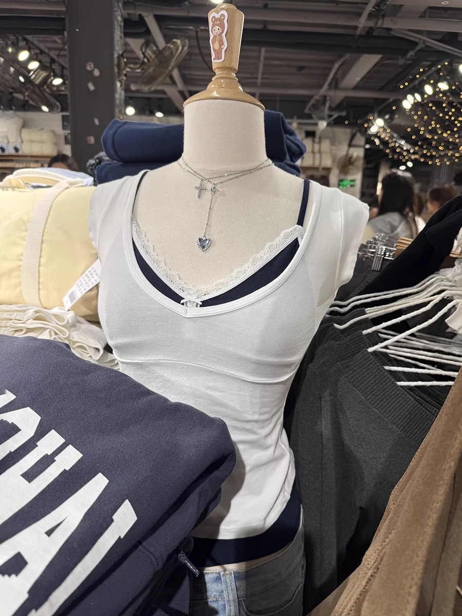 White V-neck Slim T-shirt Women Summer Vintage Cotton Sleeveless Crop Top Female Solid Simple Sweet Cropped T-shirt Y2k Clothes
White V-neck Slim T-shirt Women Summer Vintage Cotton Sleeveless Crop Top Female Solid Simple Sweet Cropped T-shirt Y2k Clothes
