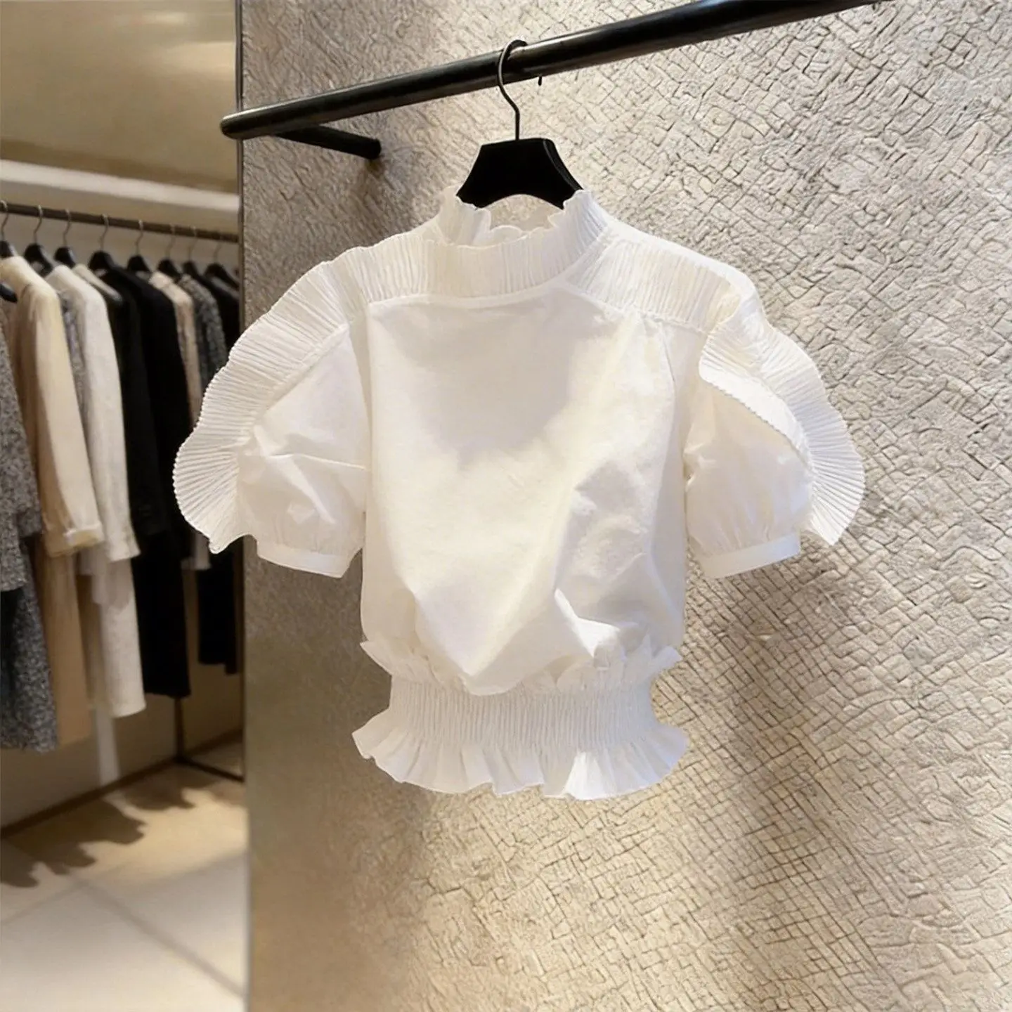 French sweet style new bubble sleeve shirt daughter noble celebrity style women's clothing pleated fungus lotus leaf collar
French sweet style new bubble sleeve shirt daughter noble celebrity style women's clothing pleated fungus lotus leaf collar