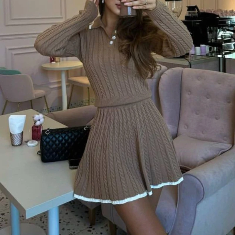 Woolen Set 2025 Spring and Autumn Women's Long Sleeve Button Collar Knitted Shirt Top Short Umbrella Skirt
Woolen Set 2025 Spring and Autumn Women's Long Sleeve Button Collar Knitted Shirt Top Short Umbrella Skirt
