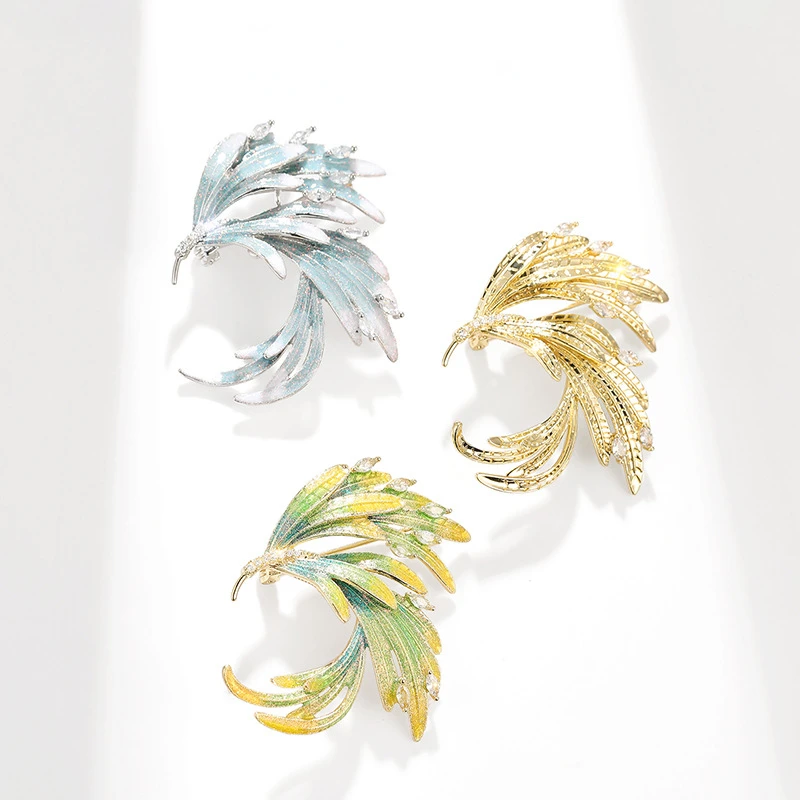 Vintage Luxury Enamel Phoenix Brooches For Women Elegant Zircon Corsage Accessories Feather Pin Popular Jewelry Holiday Gifts
Vintage Luxury Enamel Phoenix Brooches For Women Elegant Zircon Corsage Accessories Feather Pin Popular Jewelry Holiday Gifts