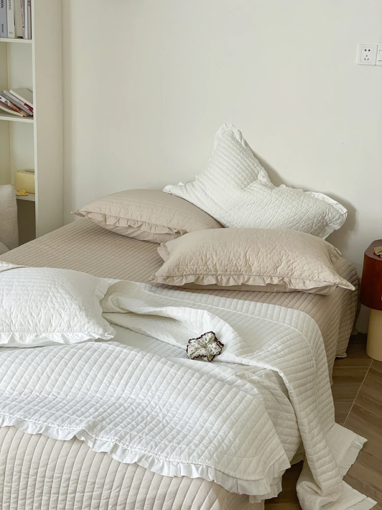 Ultra Soft Pure Cotton Sand Washed Summer Quilt Duvet Cover Three Piece Set 60 Thread Count Simple Wide Stripe Cotton Batting
Ultra Soft Pure Cotton Sand Washed Summer Quilt Duvet Cover Three Piece Set 60 Thread Count Simple Wide Stripe Cotton Batting