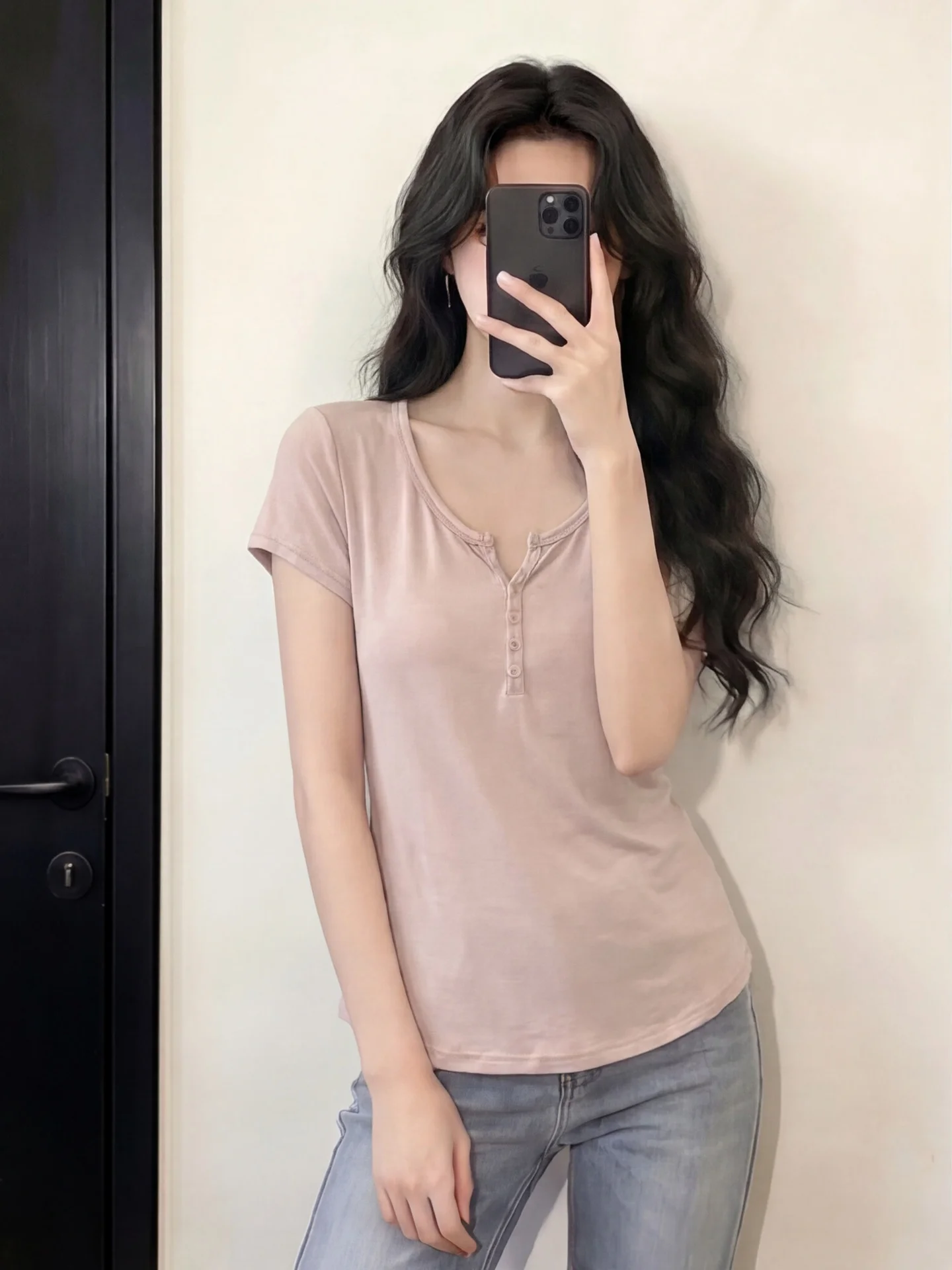 Pink Short Sleeve T-Shirt Women's Summer New Style Slim Fit Short Length Half Open Collar Button up Top Fashionable City Walk
Pink Short Sleeve T-Shirt Women's Summer New Style Slim Fit Short Length Half Open Collar Button up Top Fashionable City Walk