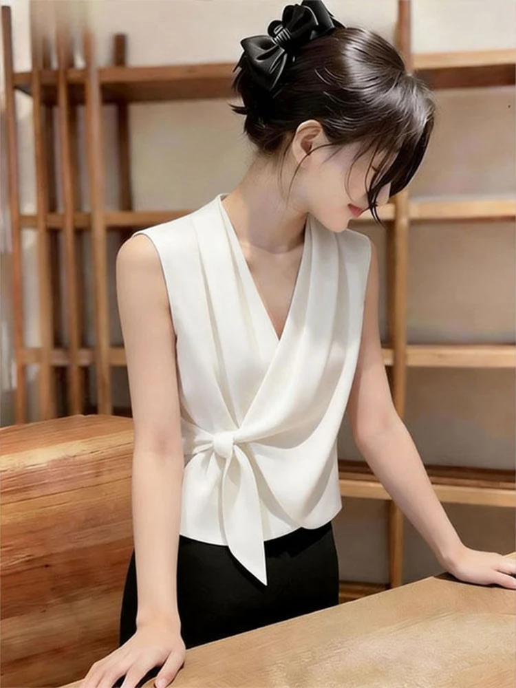 Elegant Commuter Sleeveless Shirt Women's V-neck Wrap Waist Design Summer New Style Versatile Casual Loose Fit Breathable
Elegant Commuter Sleeveless Shirt Women's V-neck Wrap Waist Design Summer New Style Versatile Casual Loose Fit Breathable